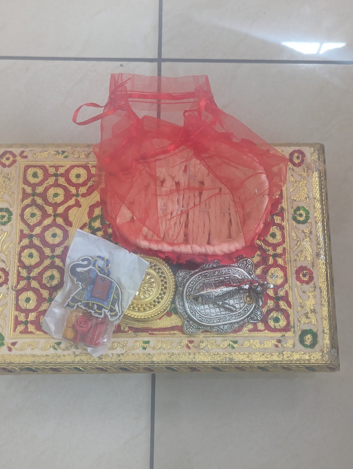 Decorative hand made basket with net combo 